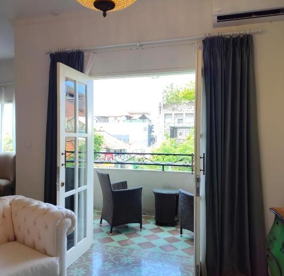 جناح جونيور, Su S Cottages Legian