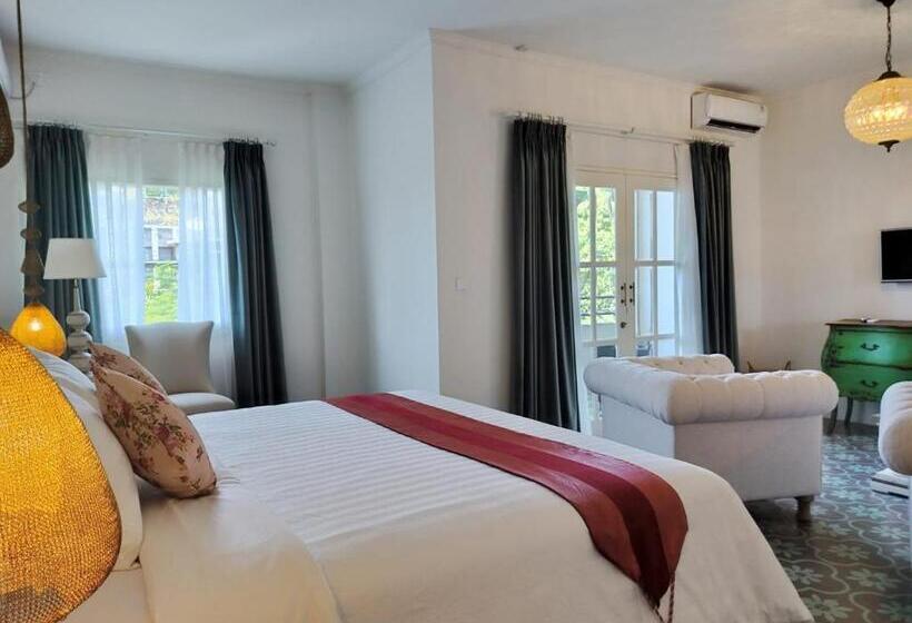 جناح جونيور, Su S Cottages Legian