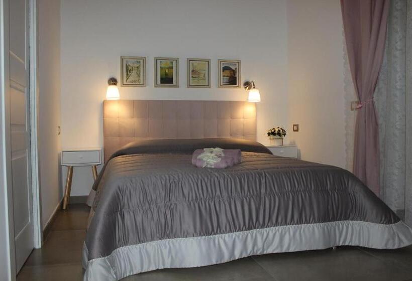 غرفة ديلوكس مزودة بشرفة, B&b 80056 Ercolano