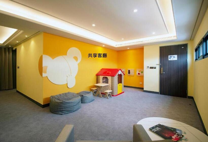 اتاق پریمیوم چهارنفره, Checkinn Magi Kids