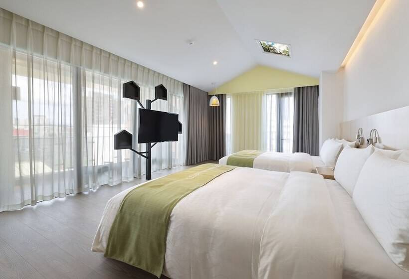 سوییت لوکس, Checkinn Magi Kids