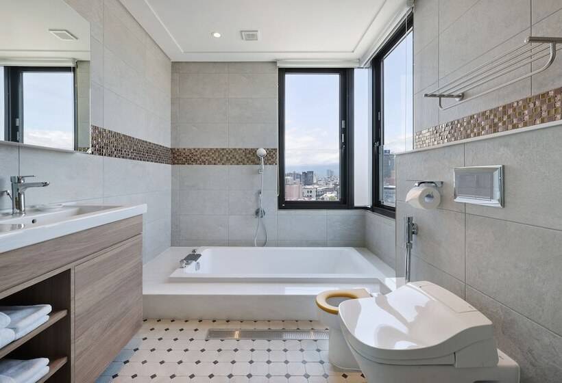 اتاق پریمیوم چهارنفره, Checkinn Magi Kids