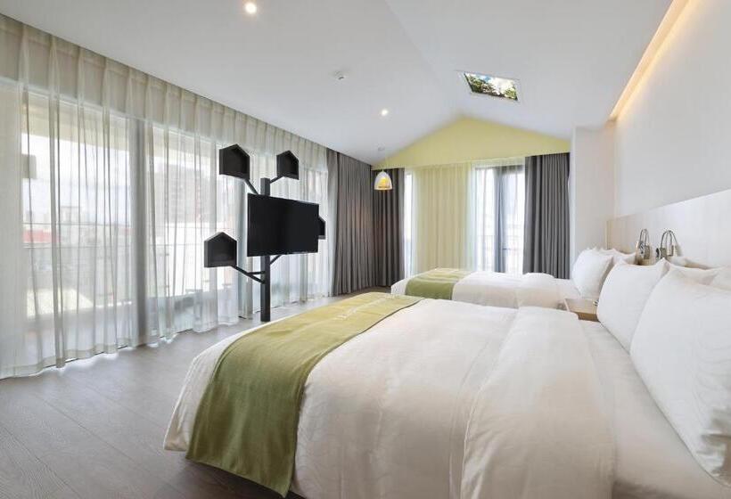 سوییت لوکس, Checkinn Magi Kids