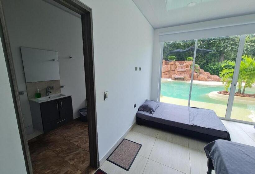 高品质的四人房间, Quinta Shaddai Melgar