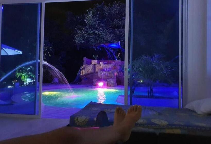 高品质的四人房间, Quinta Shaddai Melgar