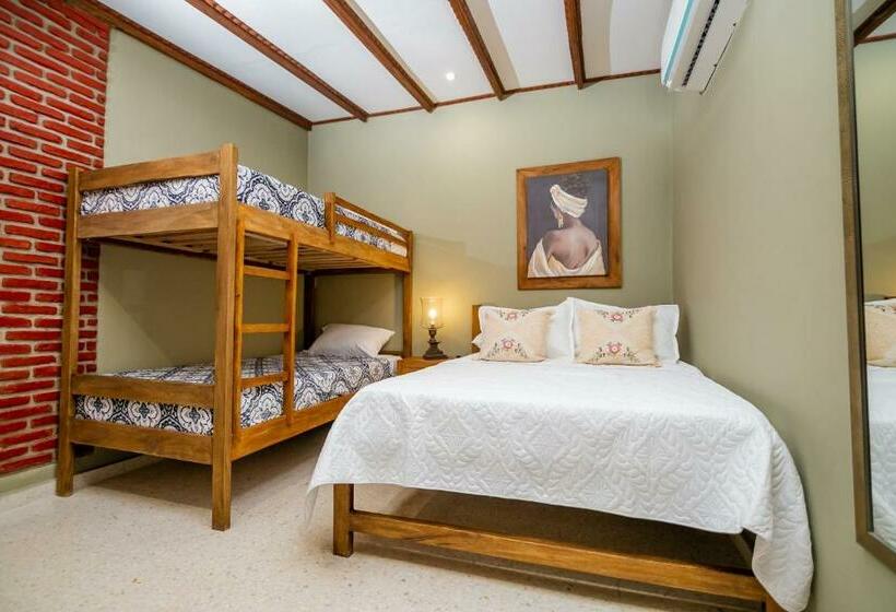 חדר סטנדרט לארבעה, Scalea Di Mare