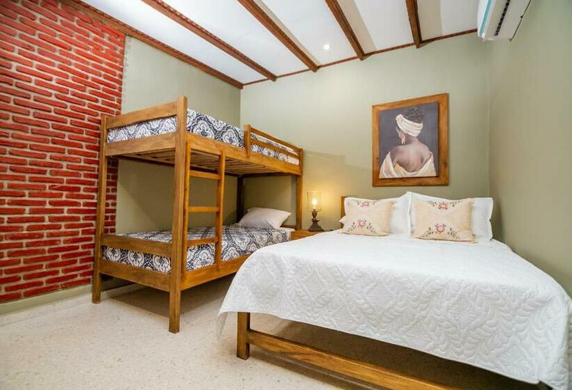 חדר סטנדרט לארבעה, Scalea Di Mare