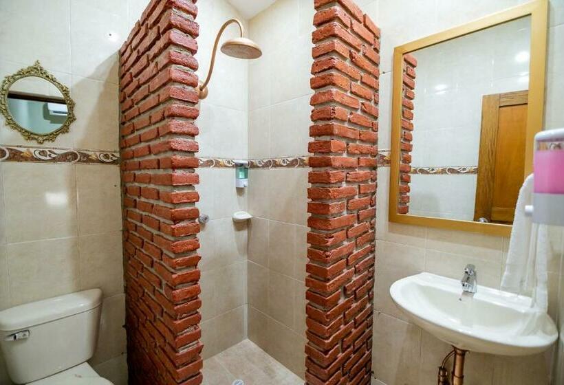 חדר סטנדרט לשלושה, Scalea Di Mare