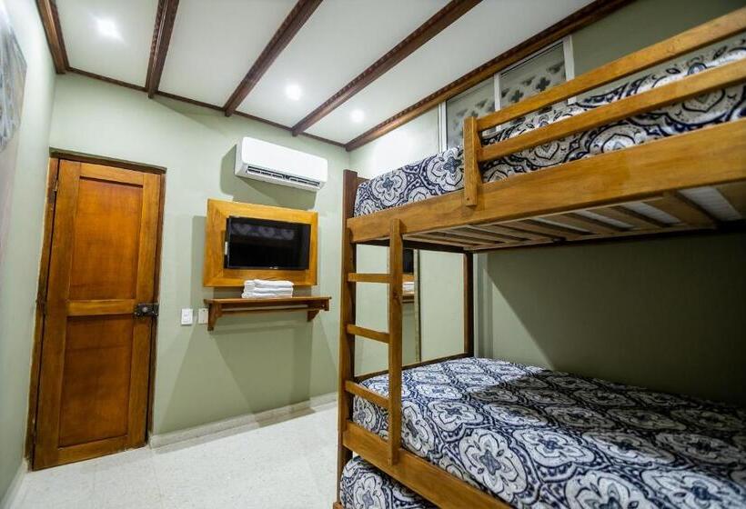 חדר סטנדרט לשלושה, Scalea Di Mare