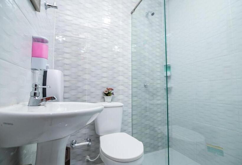 מיטה בחדר משותף, Scalea Di Mare