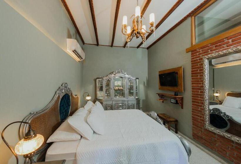 סוויטה, Scalea Di Mare