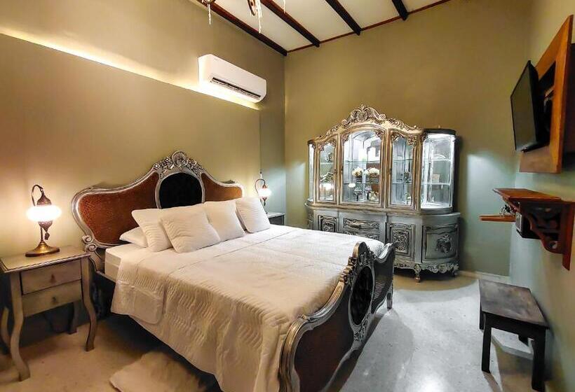 סוויטה, Scalea Di Mare