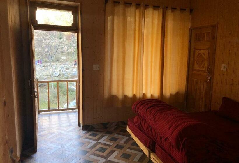 غرفة ديلوكس مزودة بشرفة, Earthlings Backpacker Den