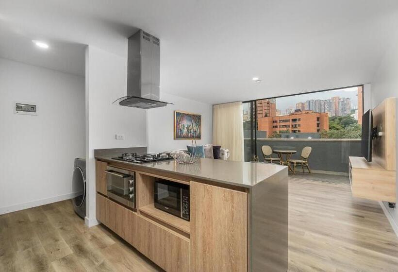 Apartamento 1 Dormitório com Sacada, Apartamentos Go Living & Suites By Housy Host