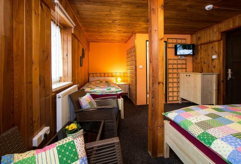 غرفة قياسية ثلاثية, Penzion A+a