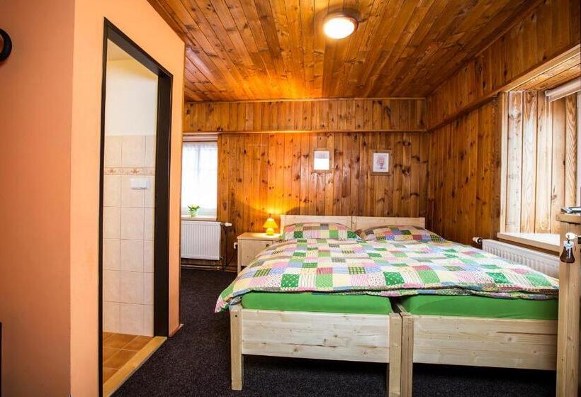 غرفة قياسية ثلاثية, Penzion A+a