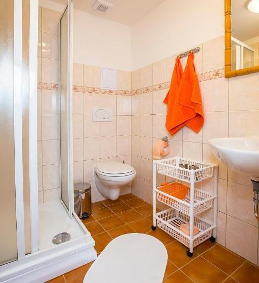 غرفة قياسية ثلاثية, Penzion A+a