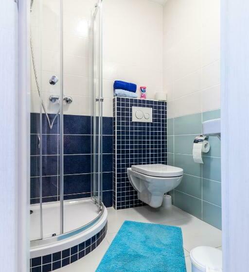 スタンダード4人部屋, Vinařství Výmola