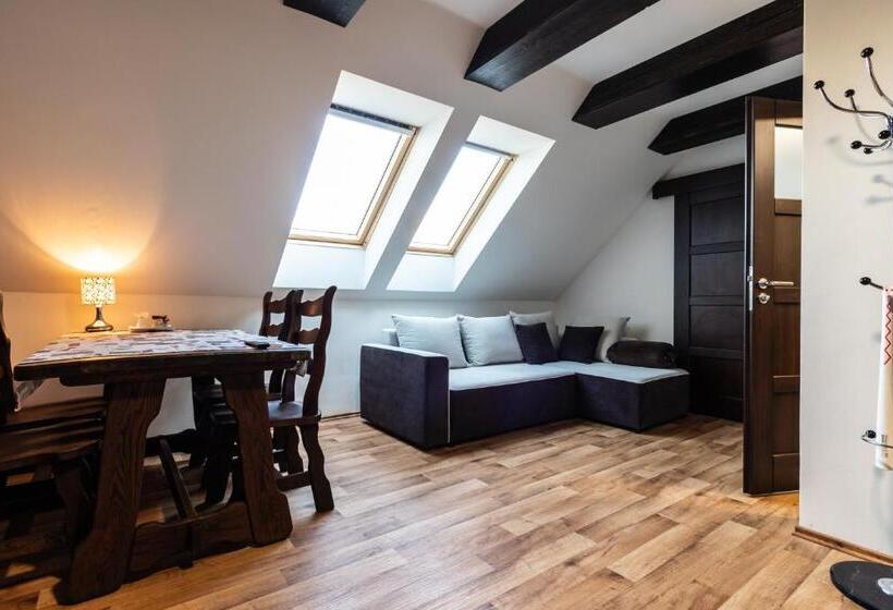 2ベッドスイートルーム, Vinařství Výmola