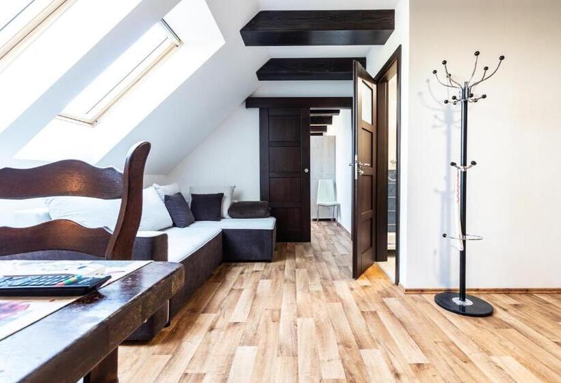 2ベッドスイートルーム, Vinařství Výmola