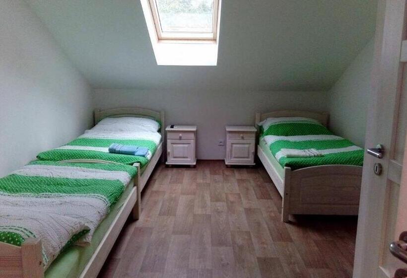 ファミリールーム, Vinařství Výmola