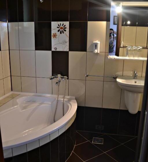 스탠다드 트리플 룸, Pensiunea Contesa