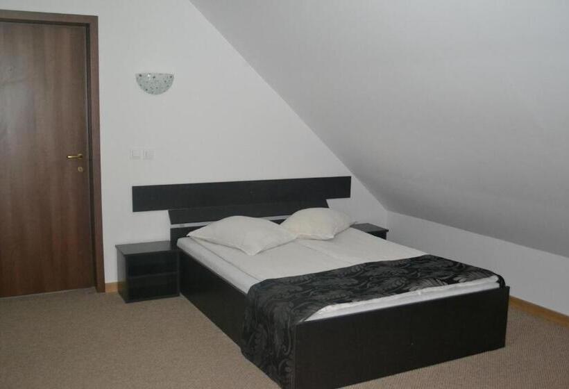 스탠다드 트리플 룸, Pensiunea Contesa