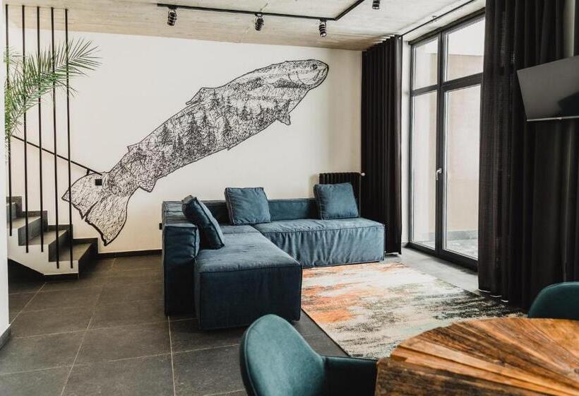 1 Schlafzimmer Apartment mit Blick, котеджі грань