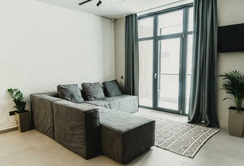 1 Schlafzimmer Apartment mit Blick, котеджі грань