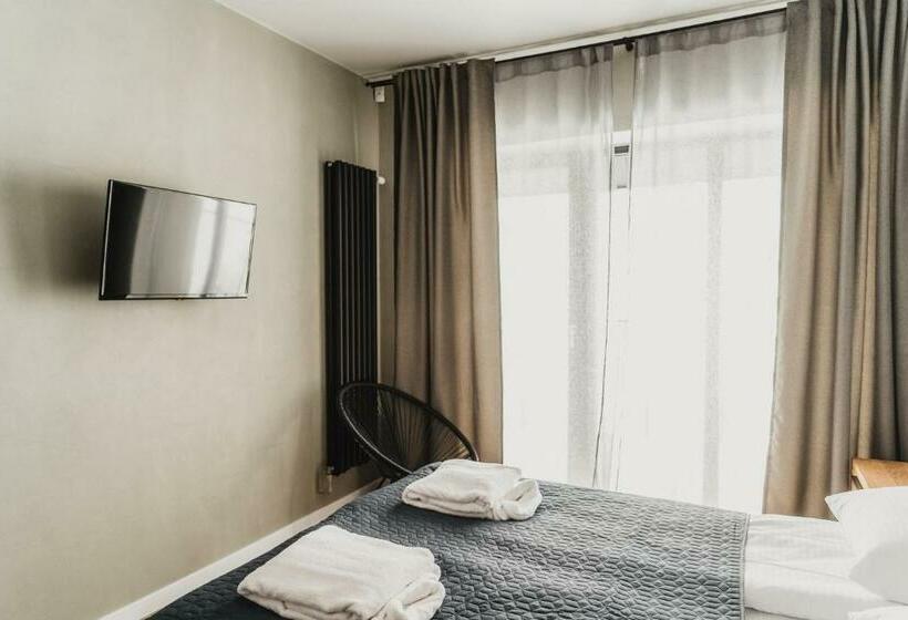 1 Schlafzimmer Apartment mit Blick, котеджі грань