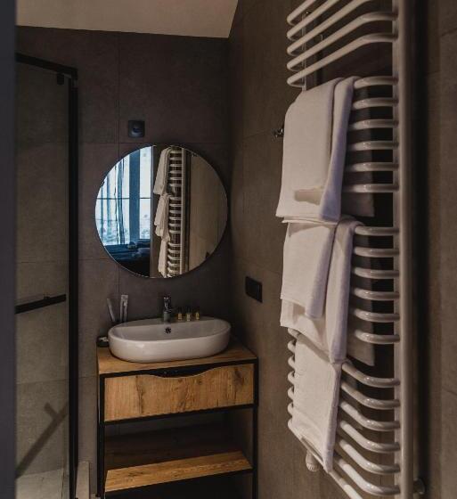 1 Schlafzimmer Apartment mit Blick, котеджі грань