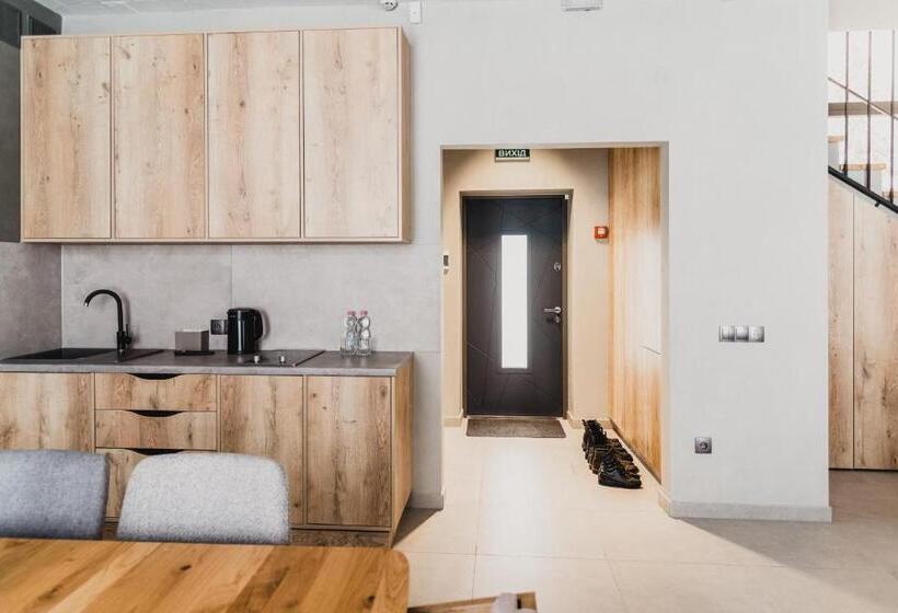 1 Schlafzimmer Apartment mit Blick, котеджі грань