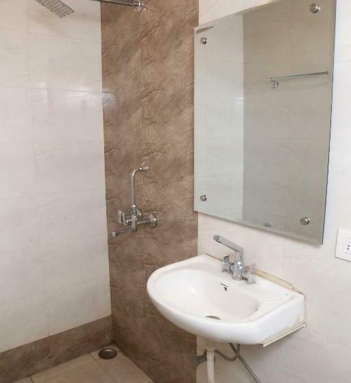 Номер Стандарт, Fabhotel Aman Inn Near Igi Airport New Delhi