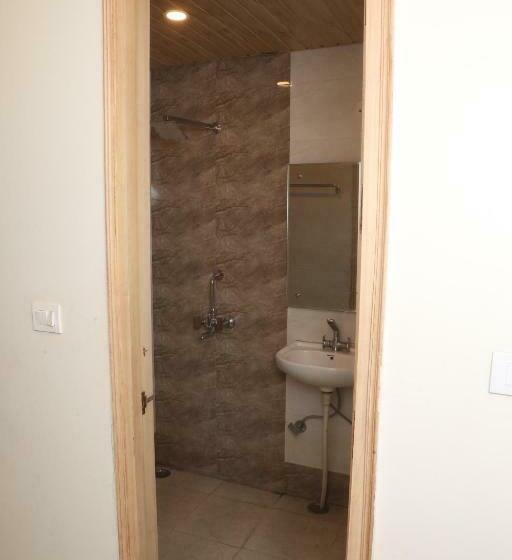 Номер Стандарт, Fabhotel Aman Inn Near Igi Airport New Delhi