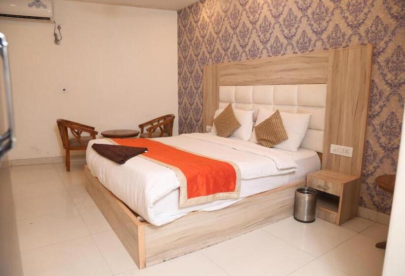 Номер Superior, Fabhotel Aman Inn Near Igi Airport New Delhi