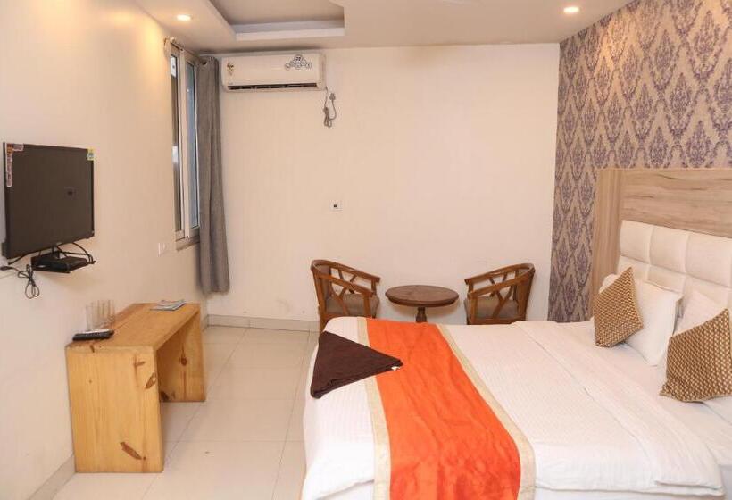 Номер Superior, Fabhotel Aman Inn Near Igi Airport New Delhi