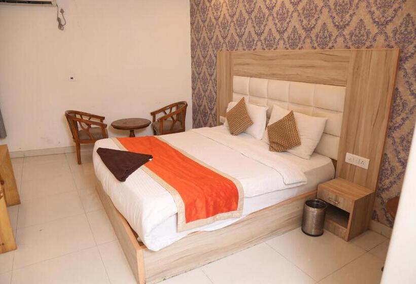 Номер Superior, Fabhotel Aman Inn Near Igi Airport New Delhi