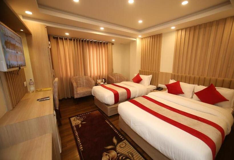 اتاق لوکس سه تخته, Amarawati