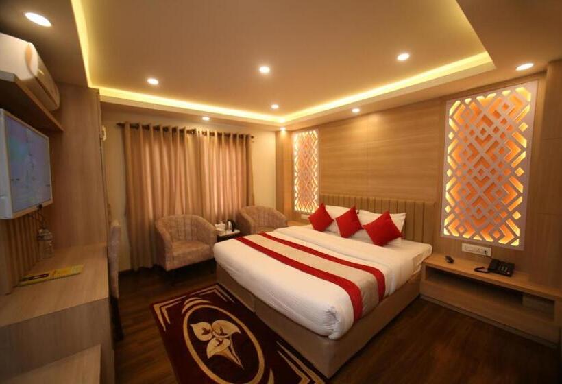 Deluxe Suite King Bed, Amarawati