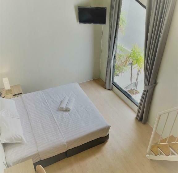 اتاق اجرایی سه نفره, The Belong Boutique