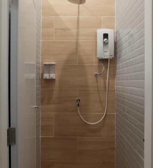 اتاق استاندارد چهارنفره با چشمانداز باغ, The Belong Boutique