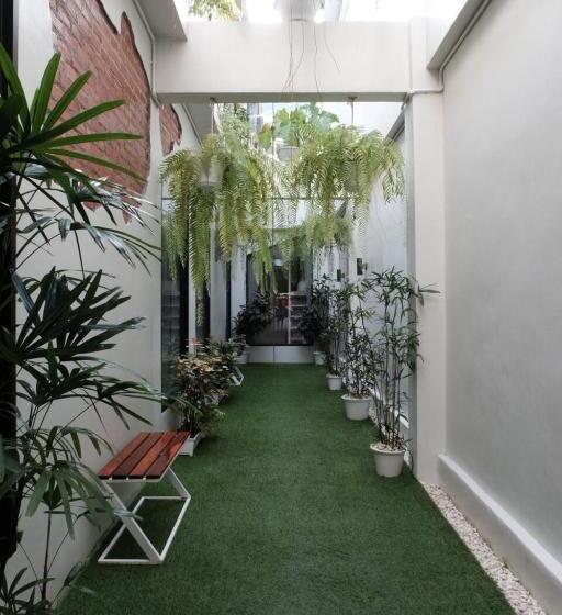 اتاق استاندارد چهارنفره با چشمانداز باغ, The Belong Boutique