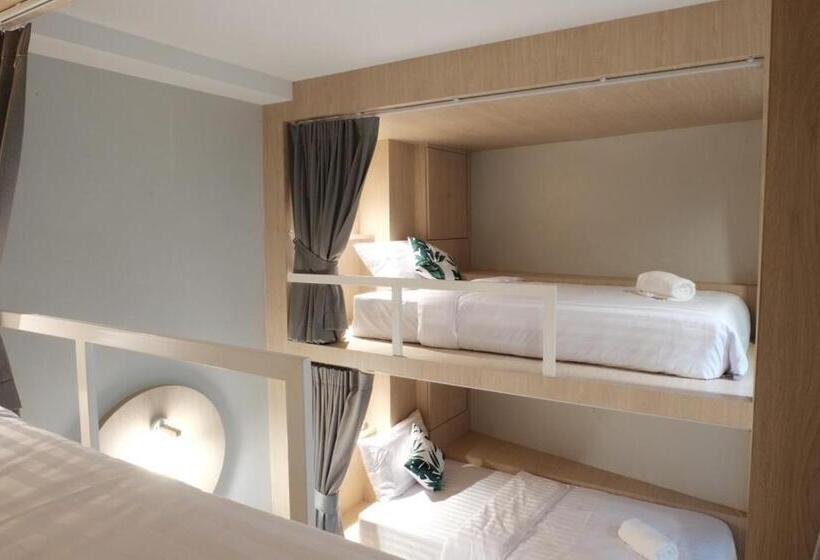 اتاق استاندارد چهارنفره با چشمانداز باغ, The Belong Boutique