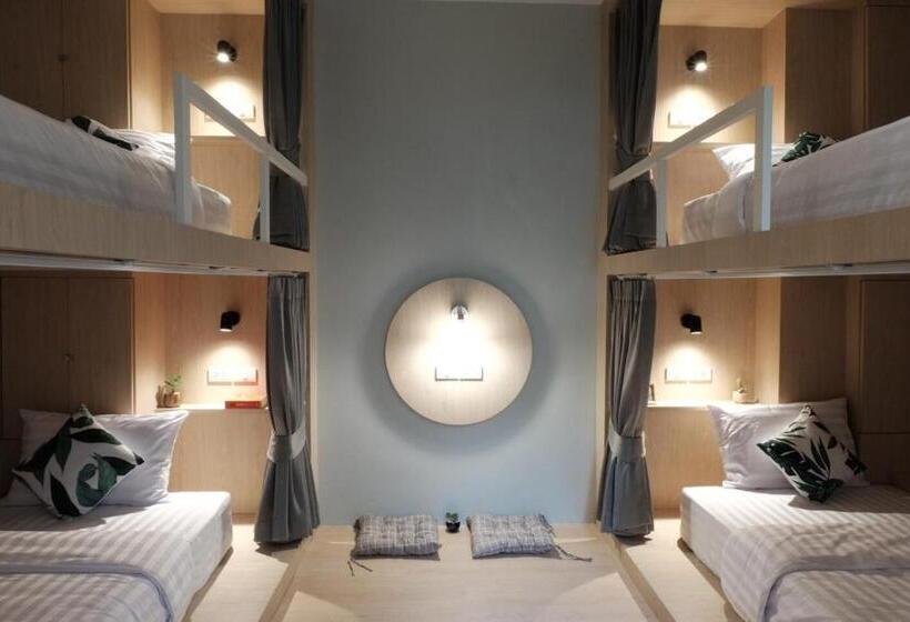 اتاق استاندارد چهارنفره با چشمانداز باغ, The Belong Boutique