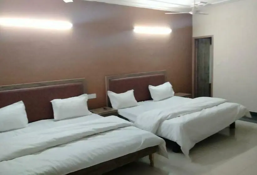 Suite Familiar, Diamond Leaf