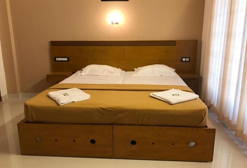 חדר סטנדרט עם מרפסת, White House Residency