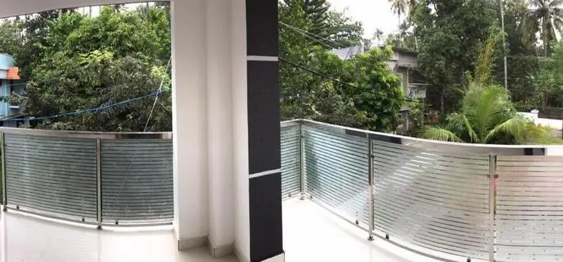 バルコニー付きスタンダードルーム, White House Residency