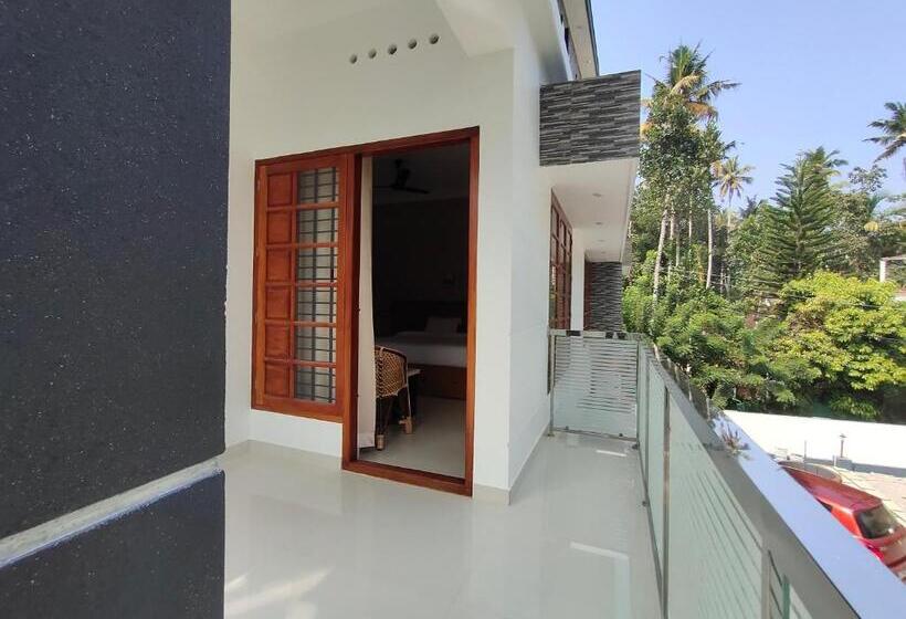 חדר סטנדרט עם מרפסת, White House Residency