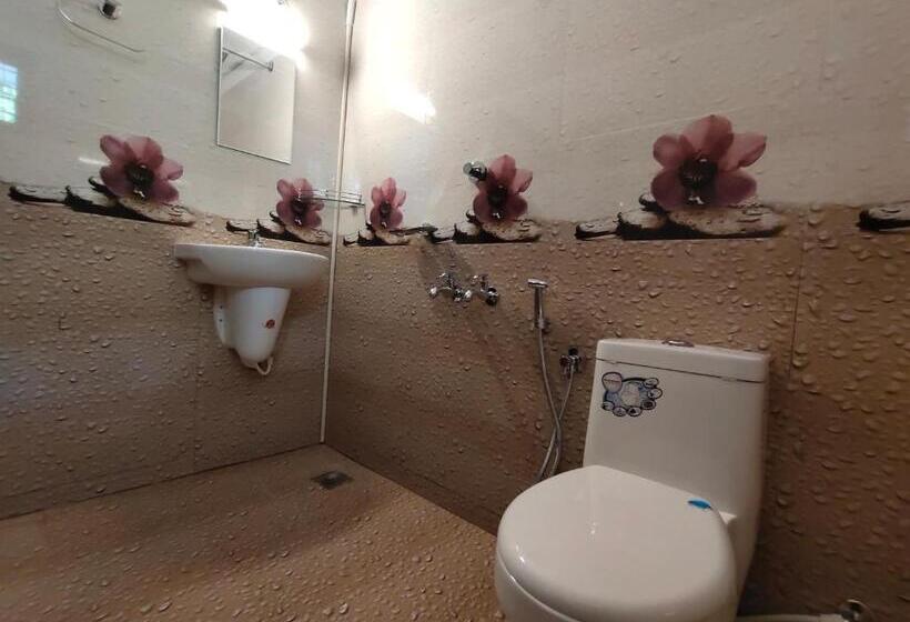 חדר סטנדרט עם מרפסת, White House Residency