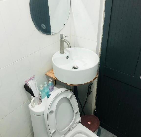 اتاق لوکس, Như Ngọc Motel